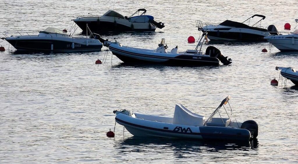 diferencias entre botes y lanchas